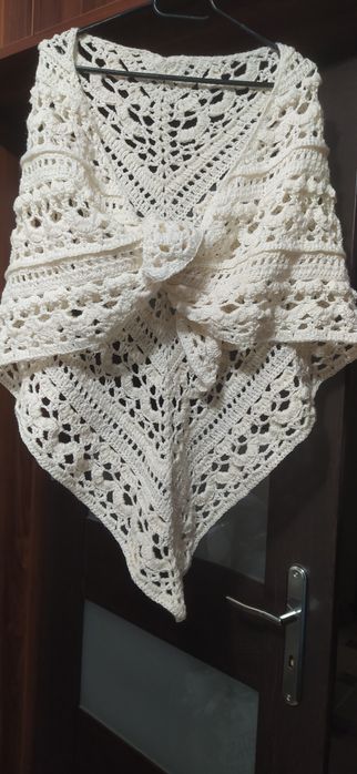 Chusta zrobiona na szydełku