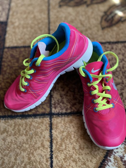 Кроссовки подростковые