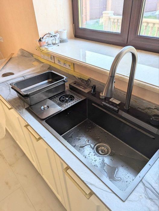 Кухонна мийка з нержавійки (820х480мм) з водоспадом