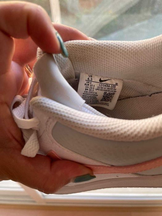 Ténis Nike senhora como novos