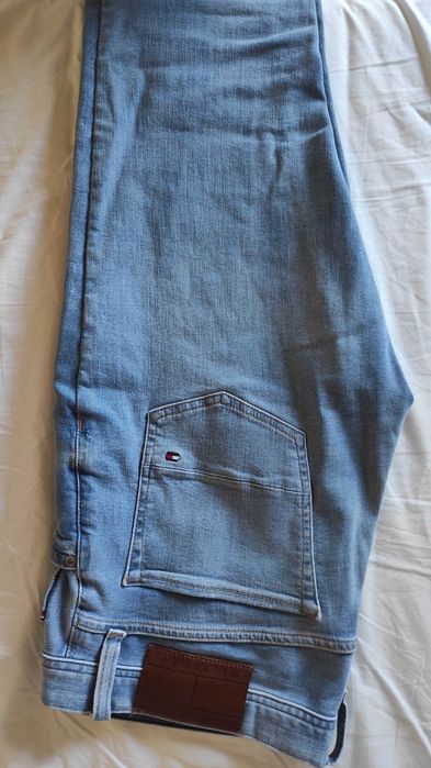 Calças Tommy Hilfiger, Mike Davis, Springfield e Pull&Bear