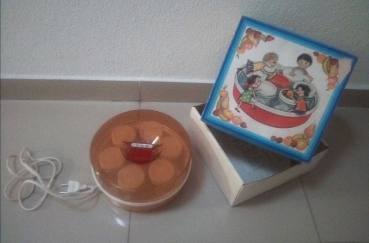 2 Iogurteira antigas