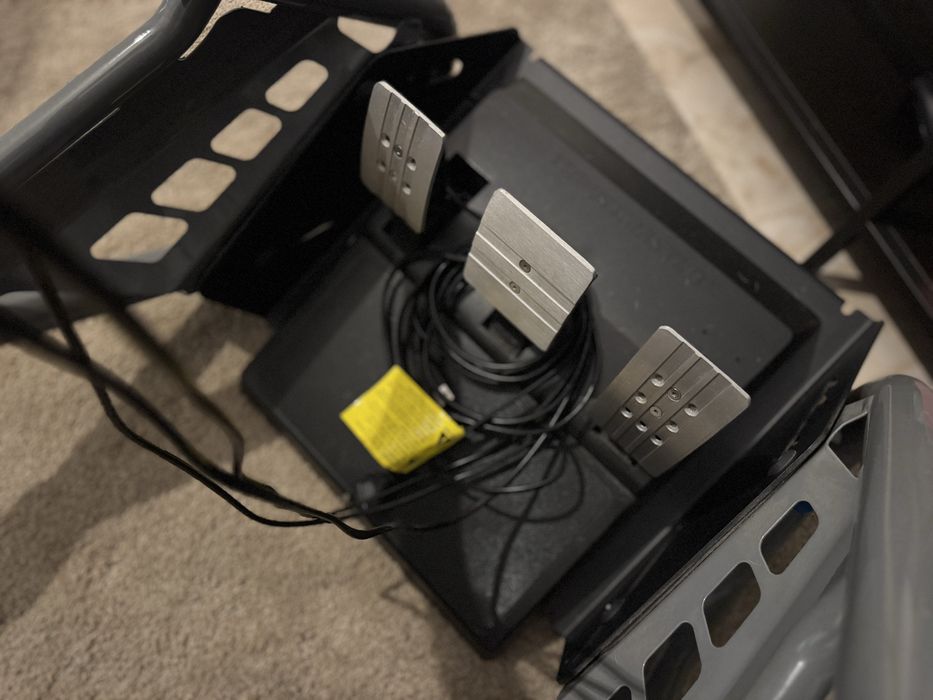 Playseat Trophy + Thrustmaster T300RS