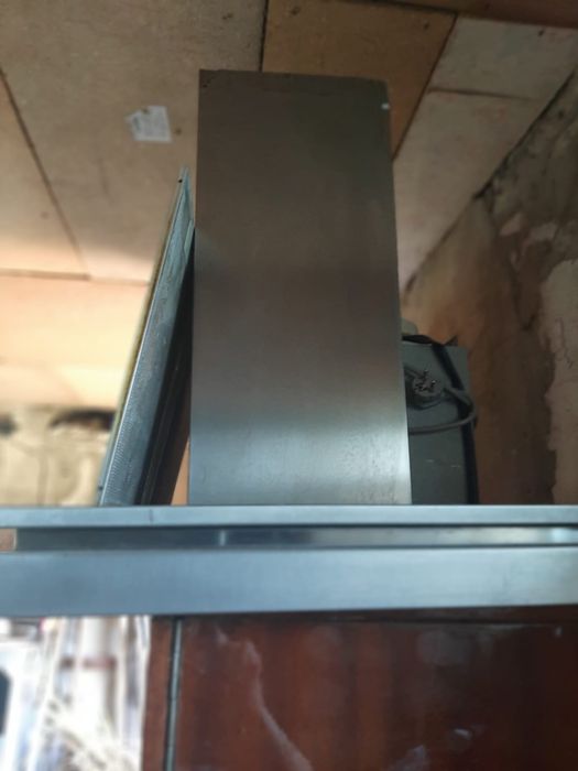 Продам робочу витяжку з нержавки Jetair