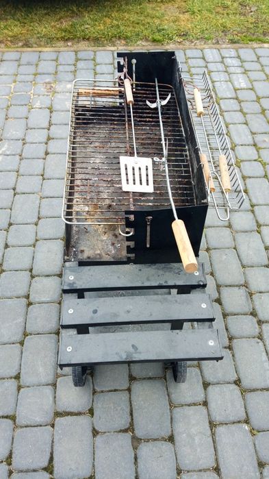 Grill ogrodowy  węglowy