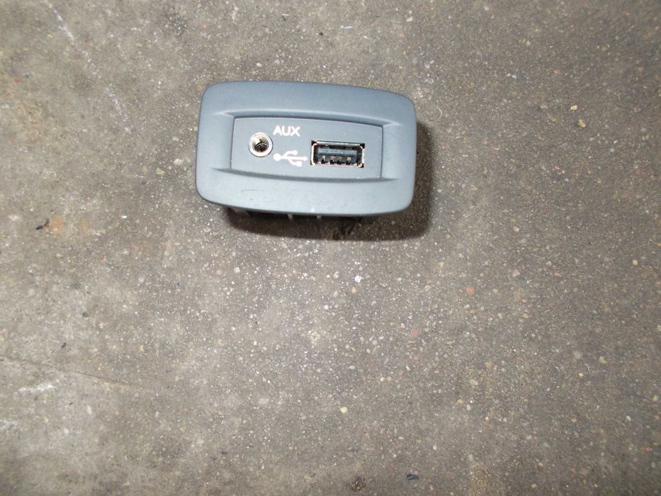 Gniazdo AUX, USB Renault Scenic III Nr.A24