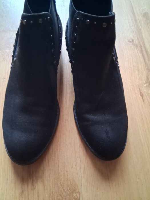 Botki sztyblety czarne zamszowe Graceland 39 ozdobne ćwieki wciągane