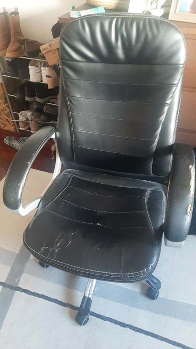 Cadeira de escritório com rodas