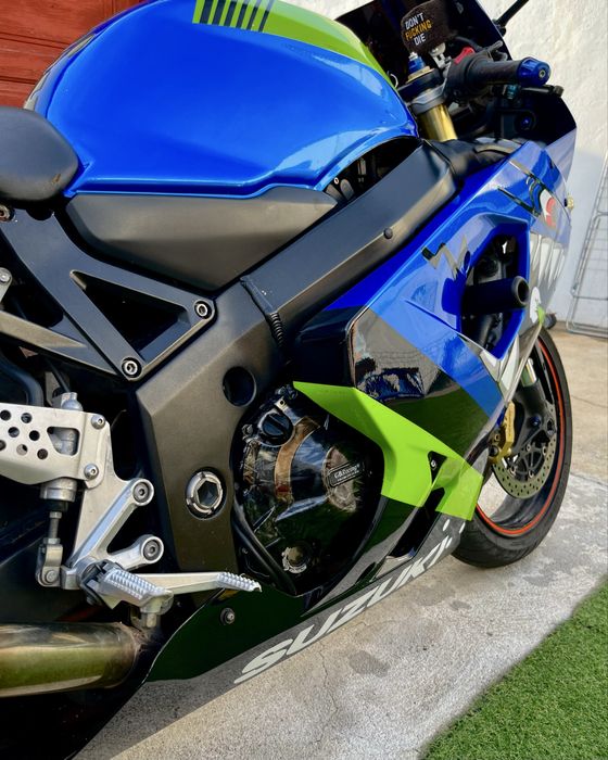 SUZUKI GSXR 600 K4 2004(vendo com as carenagens originais)