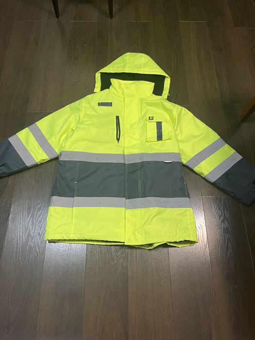Продам куртку 3м