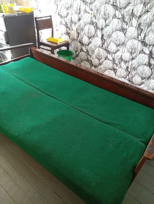 Терміново віддам безкоштовно диван