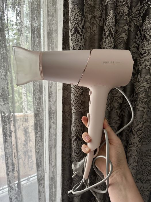 Фен Philips Series 5000 BHD538/30 2300 Вт, ThermoShield