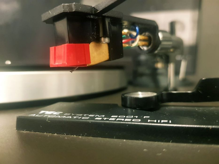 TEC system 2001-проигрыватель для винила.