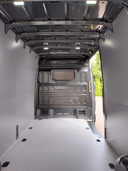 Zabudowa VW CRAFTER / MAN TGE L4H3 podłoga, ścian