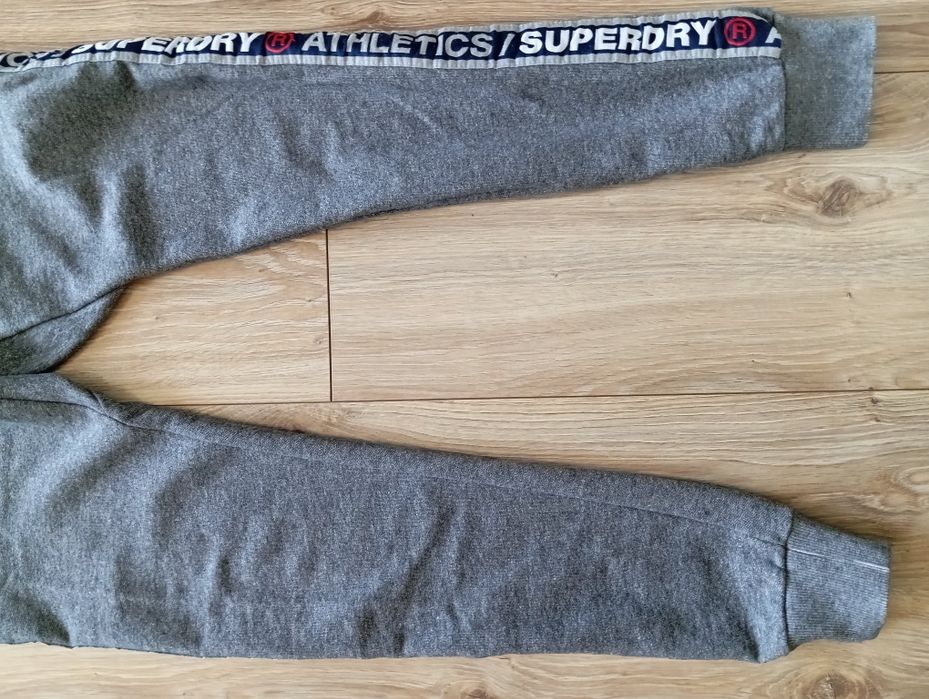 Superdry - spodnie dresowe