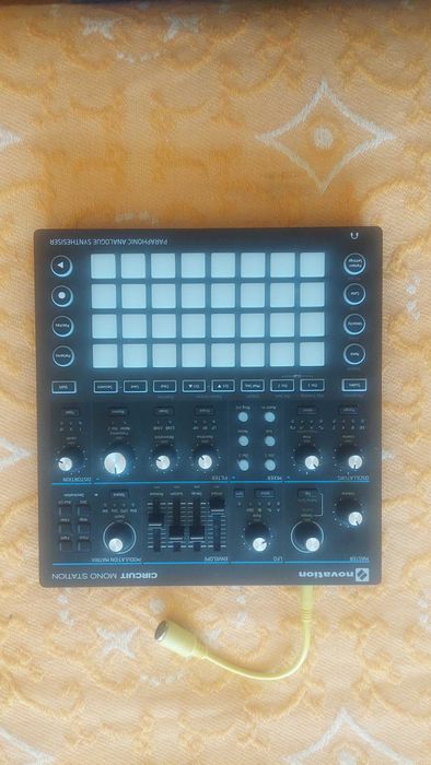 Novation circuit Mono Station