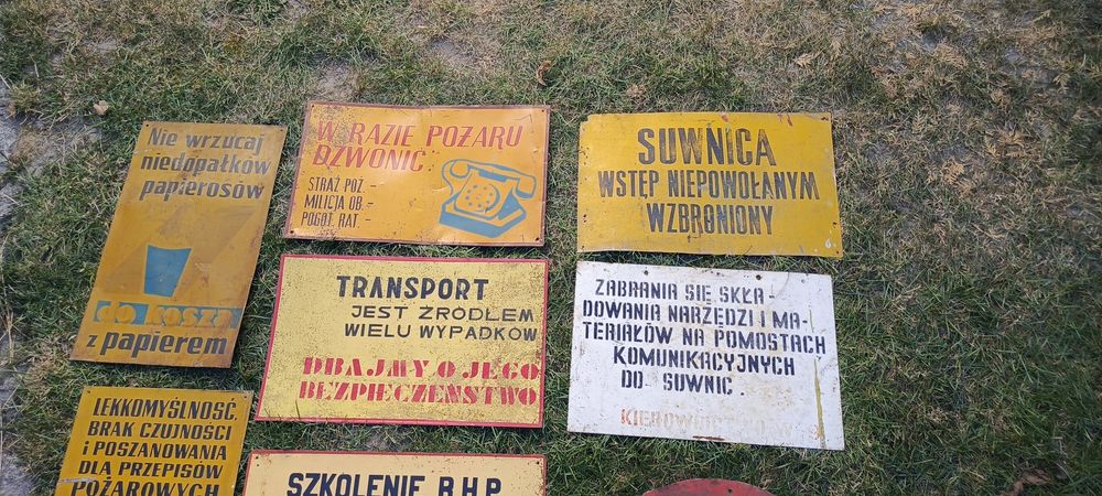 Stare metalowe tablice PRL