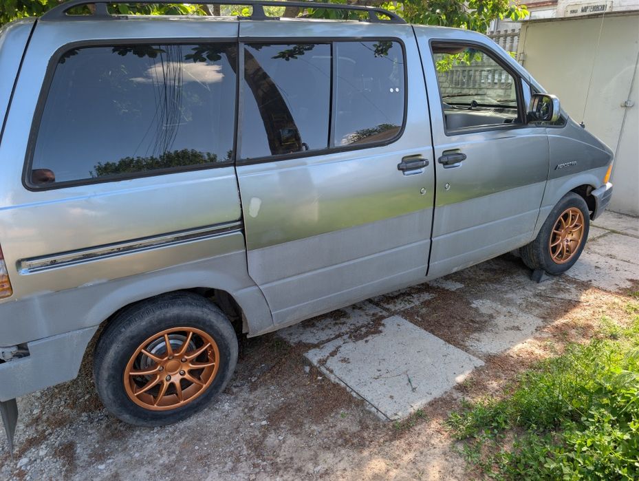Продам Ford Aerostar