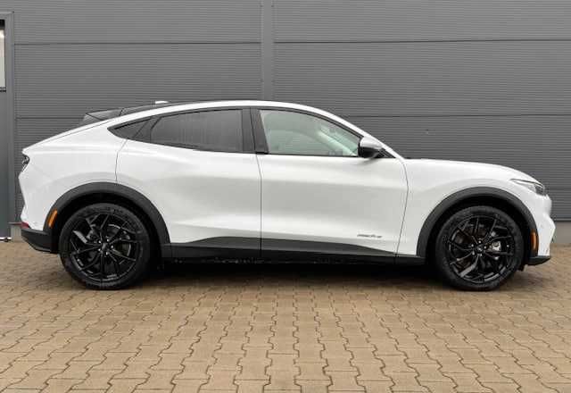 Ford Mustang Mach-E 2022