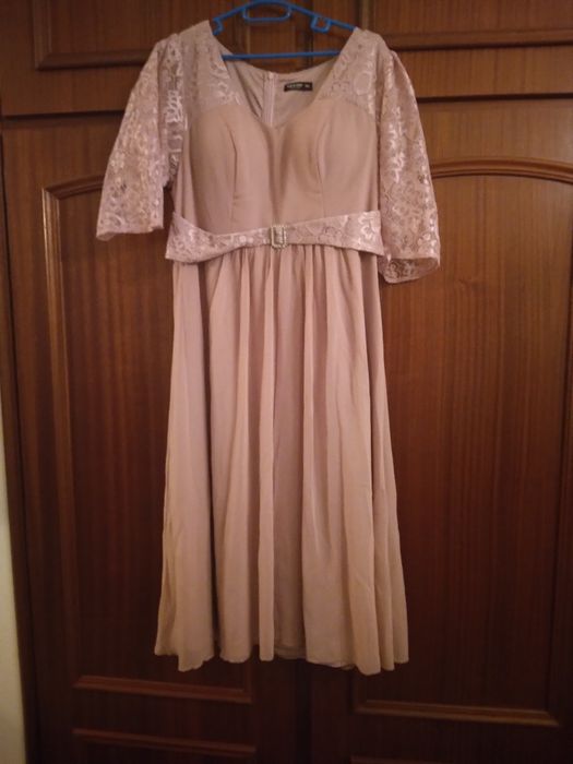 Aproveitar! Vestido lindos de ceremonia nunca usados  novos