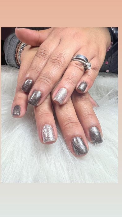 Unhas de gel  e verniz gel