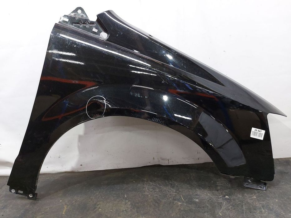 Крило переднє праве (вм'ятина) Dodge Grand Caravan 2008-2020 68029128A