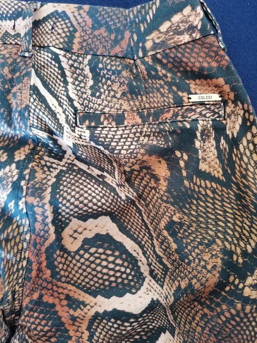 Calça de marca Colcci