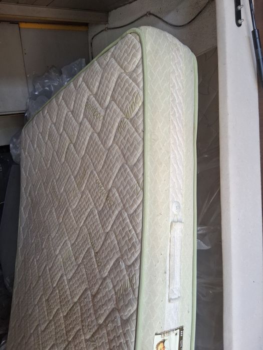 Colchão 200.160, bom estado