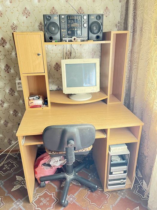 Компьютерный стол