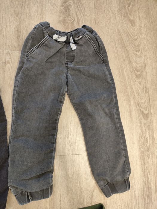 Spodnie dla chłopca rozm 110. 30 zł za wszytskie