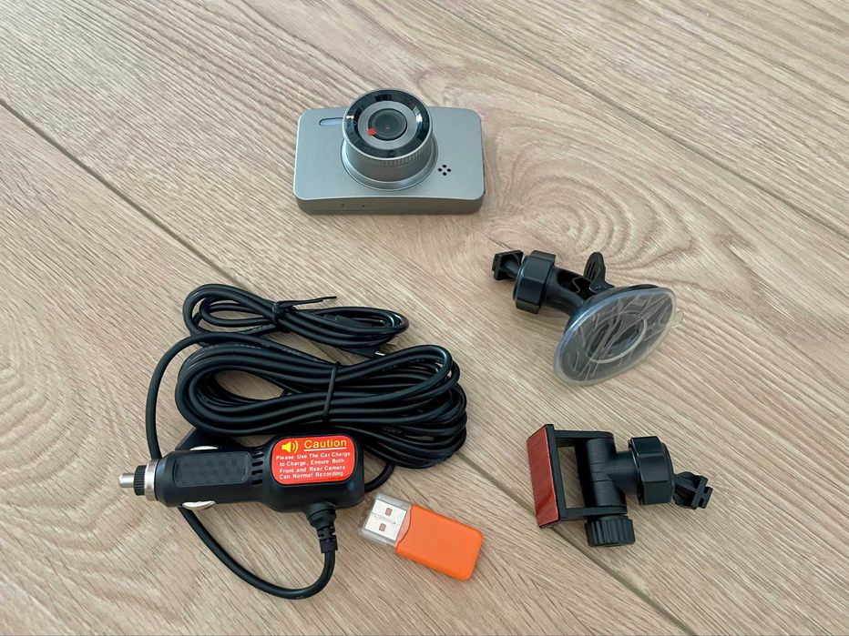 Câmara de Carro FHD 1080P WeBeqer com Visão Noturna e Cartão 64GB