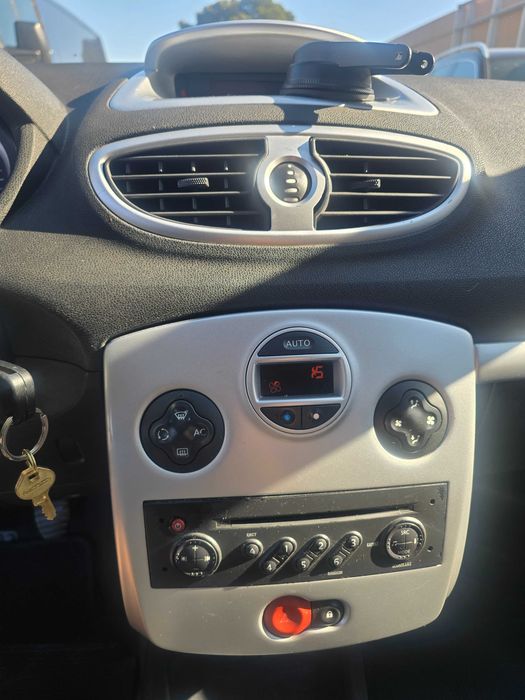 Vendo carrinha Renault Clio Break de 2008 a gasóleo, equipada com o fiável e muito económico motor 1.5 .