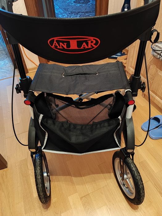 Ходунки на колесах (ролатор)