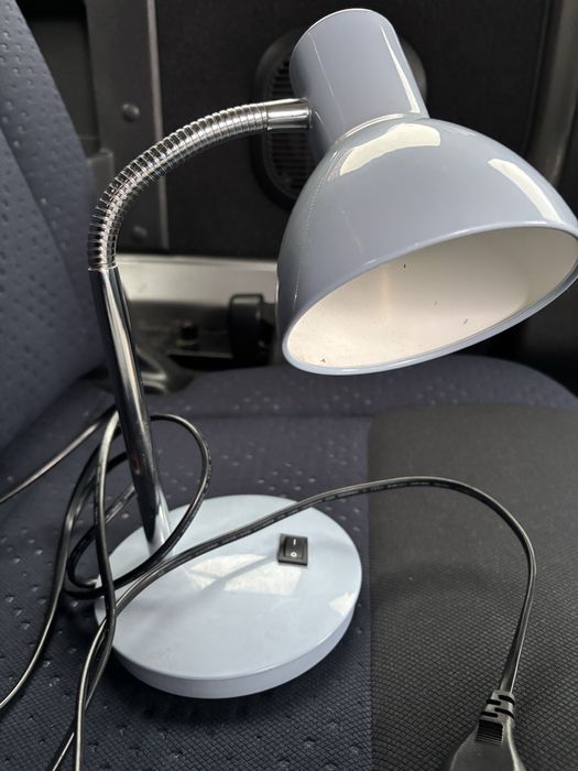 Lampka biurkowa – sprawna