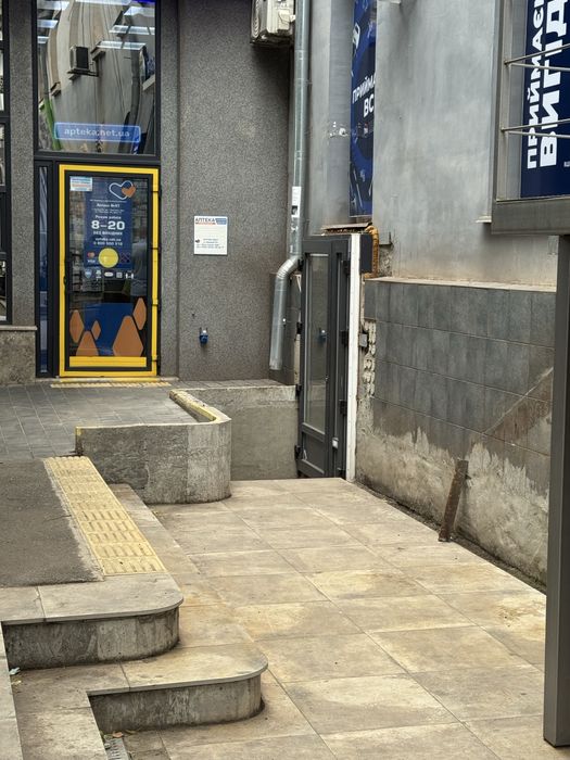 Аренда цокольного помещения, Проспект Почтовый, фасад, 224 м2