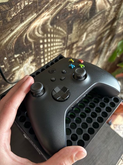 Приставка xbox series x 1tb.