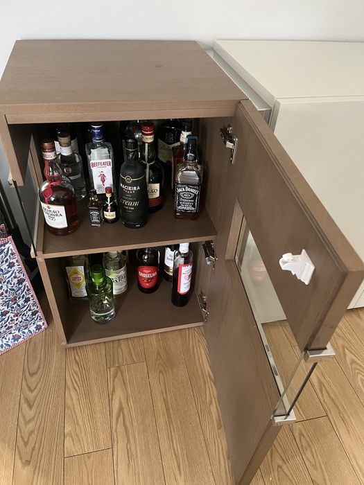 Movel aparador e espelho