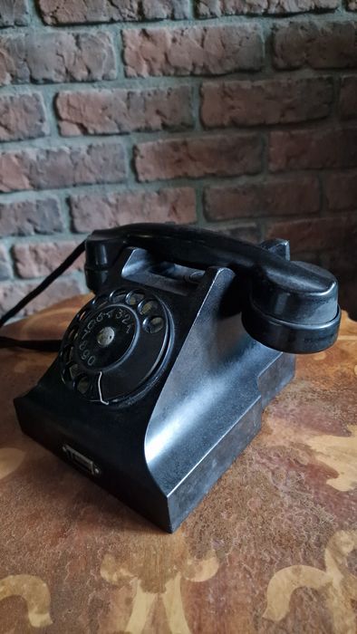 Retro telefon czarny