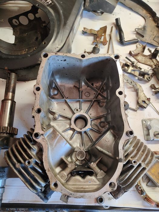 Blok silnika Briggs Stratton vanguard 16 km