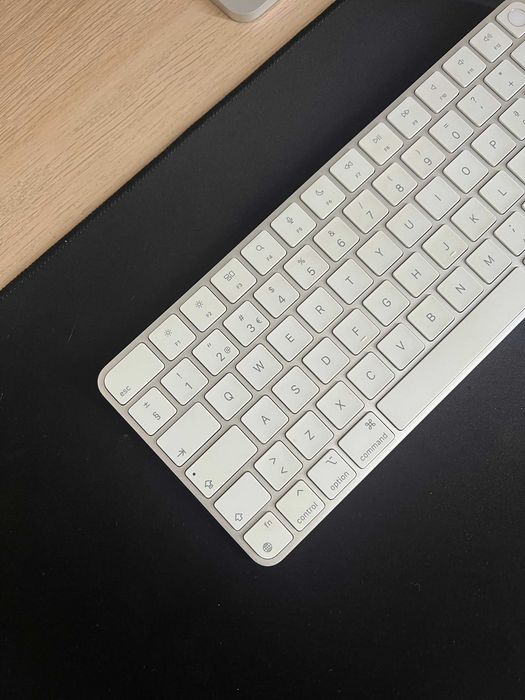 iMac 2021 | M1 | 8GB RAM | 256GB SSD | Teclado e trackpad | Como novo