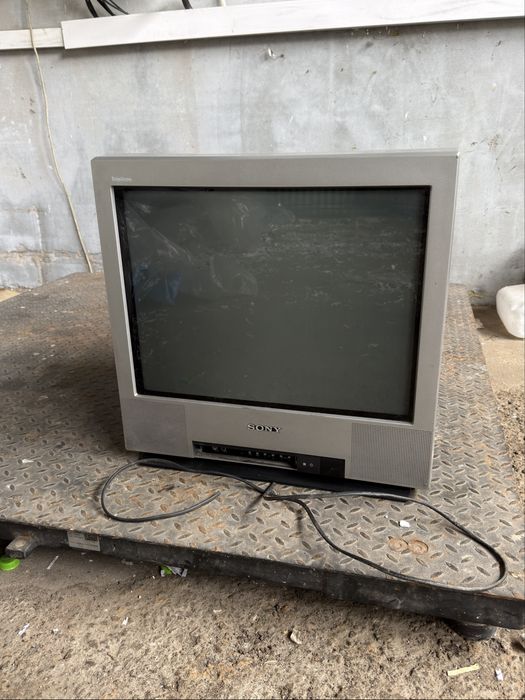 Sony Trinitron KV-21FT2K 21" CRT Retro