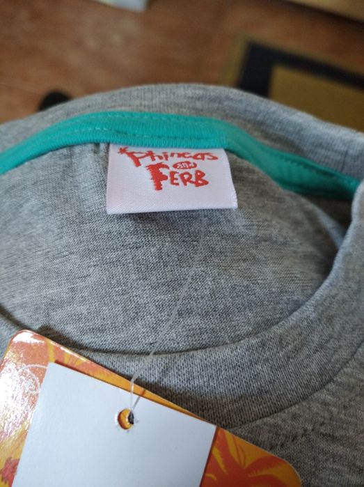 T-shirt do Phineas and Ferb tamanho 6/7 anos nova
