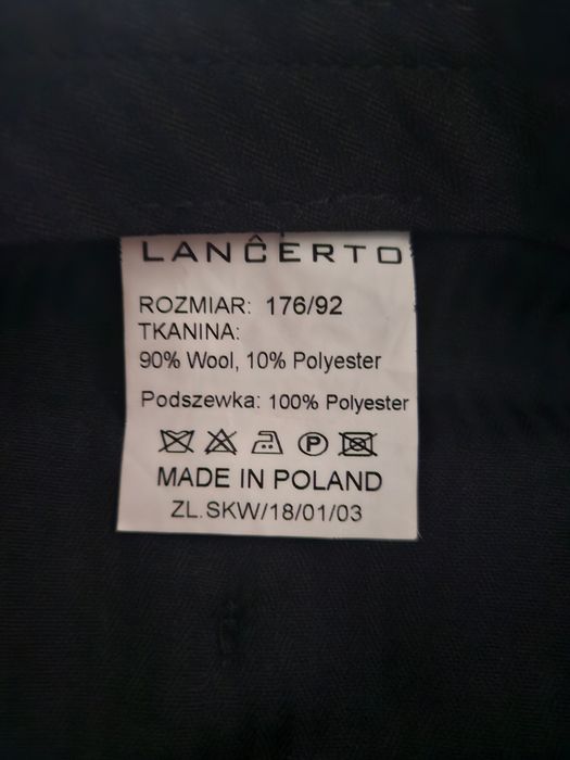 Smoking czarny wełniany z klapami Lancerto