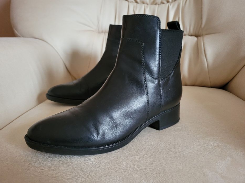 Жіночі шкіряні черевики Geox