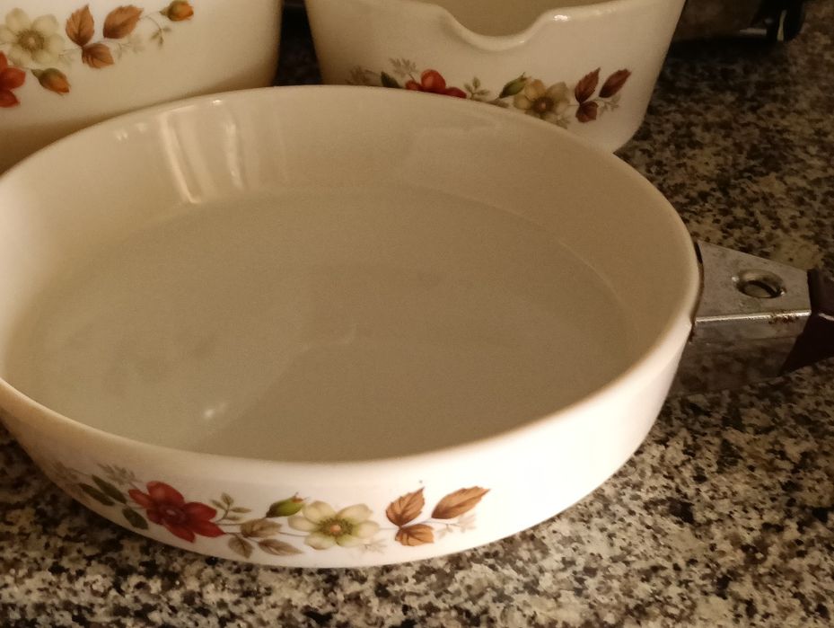 Caçarolas vintage francesas, gênero pirex