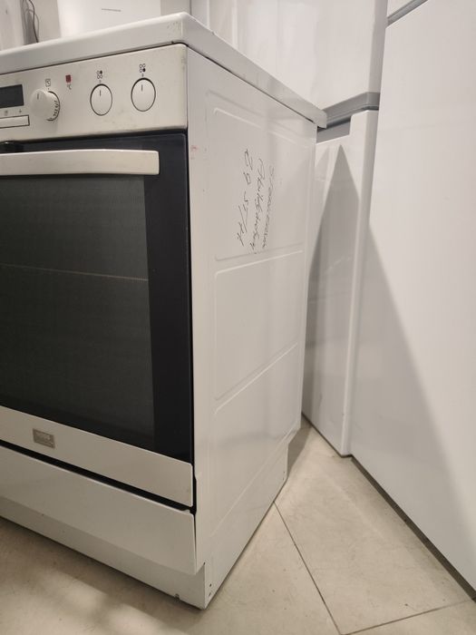 Індукційна піч Elecktrolux  EL113321-HV з Європи