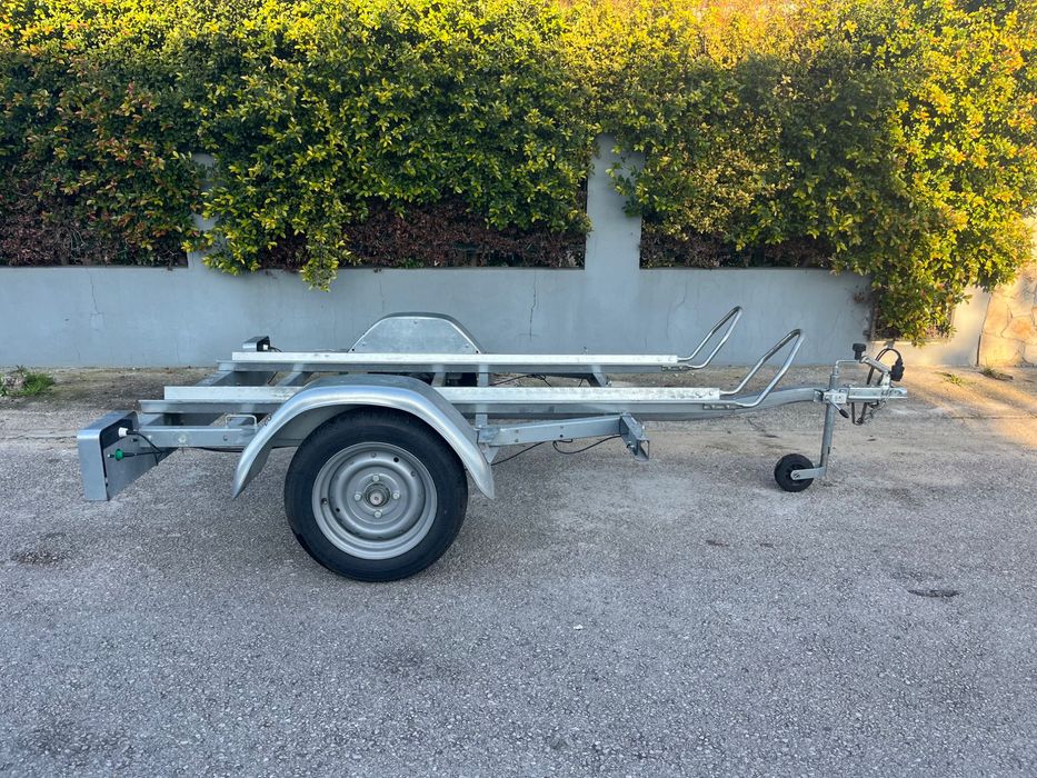 Atrelado trigano com matrícula própria