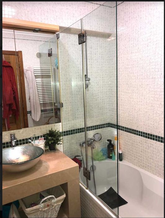 Arrendo quarto grande e muita luz junto metro Carnide, em ambiente sossegado e seguro