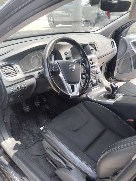 Viatura Volvo V60 D3 de 2015