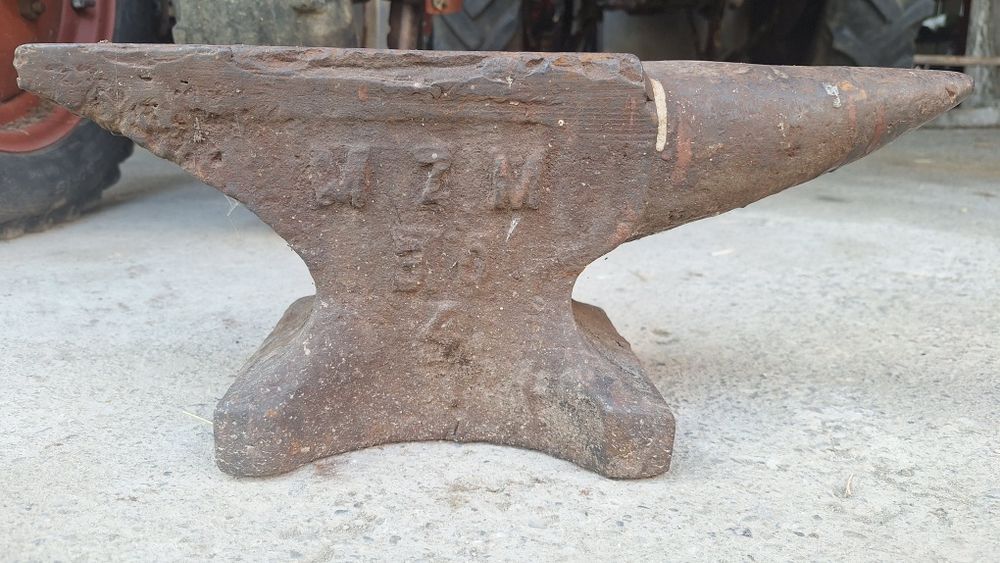 Sprzedam kowadło 30kg